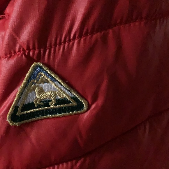 Red puffer vest - Picture 6 of 9